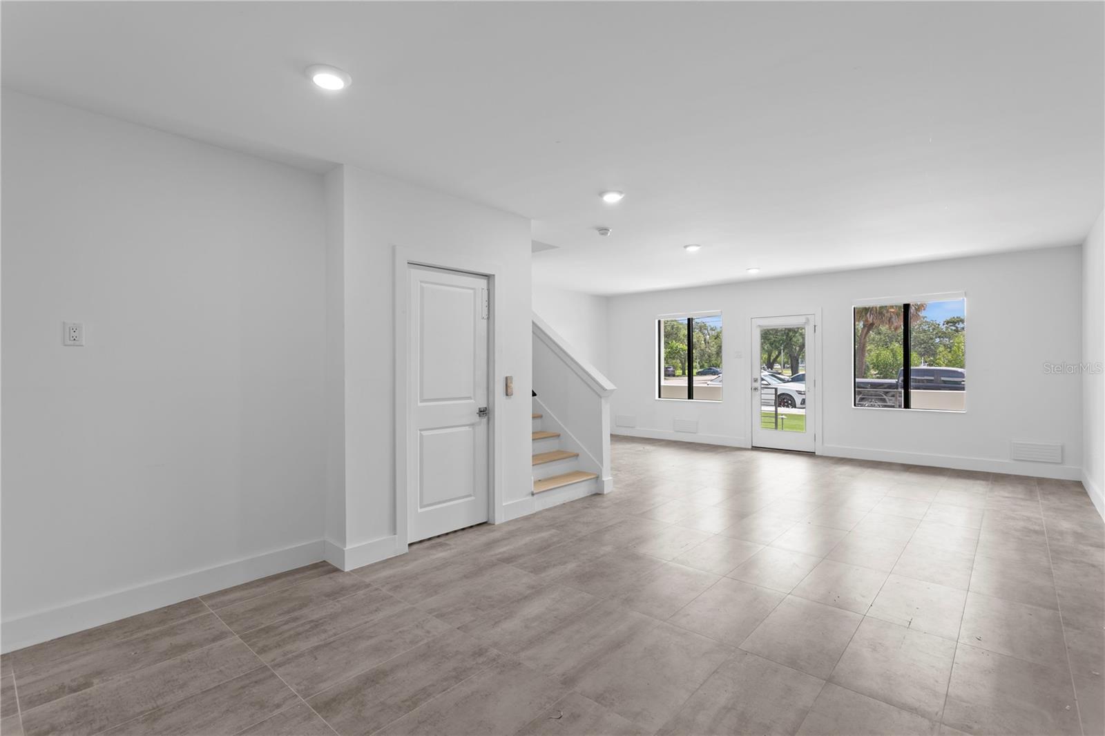 90 COLUMBIA DR #5 — photo 6