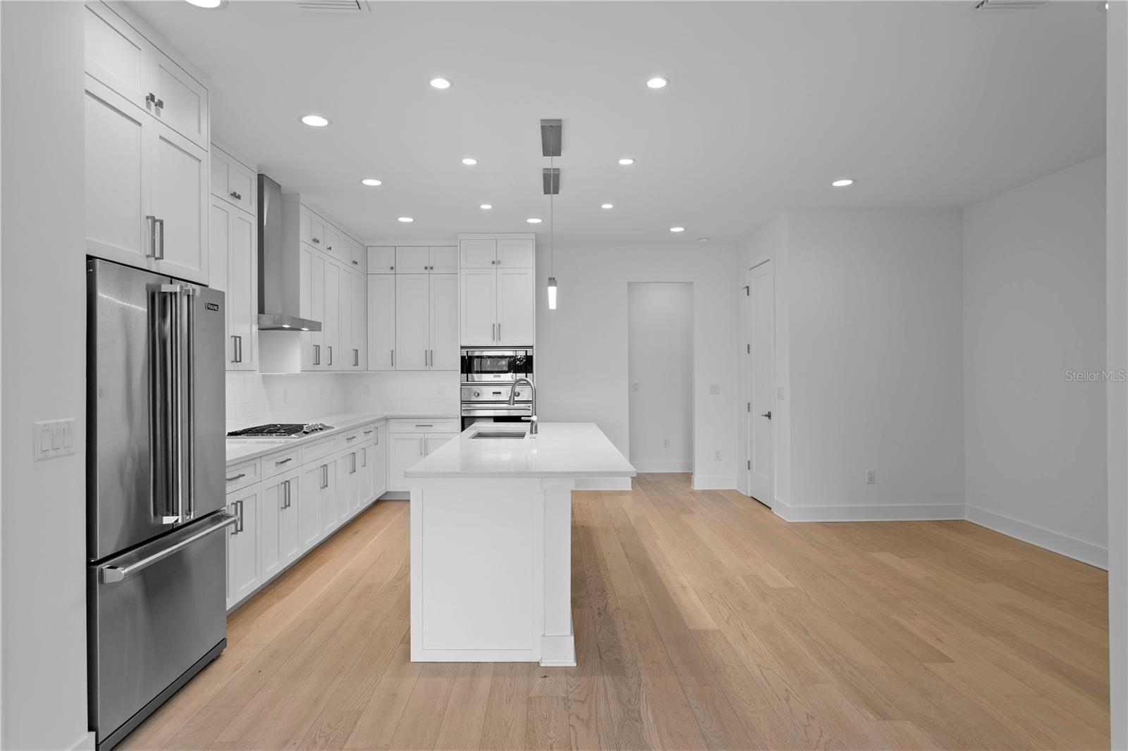90 COLUMBIA DR #5 — photo 11
