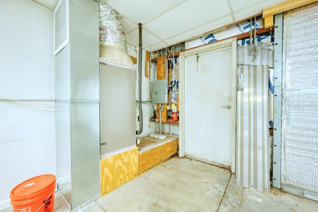 511 INTERSTATE CT — photo 19