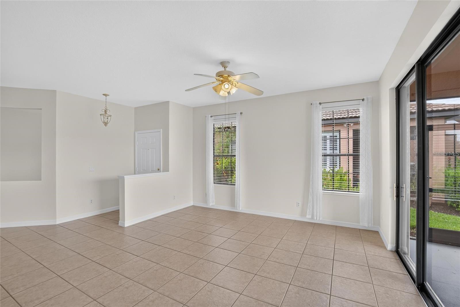 132 SHELL FALLS DR — photo 8