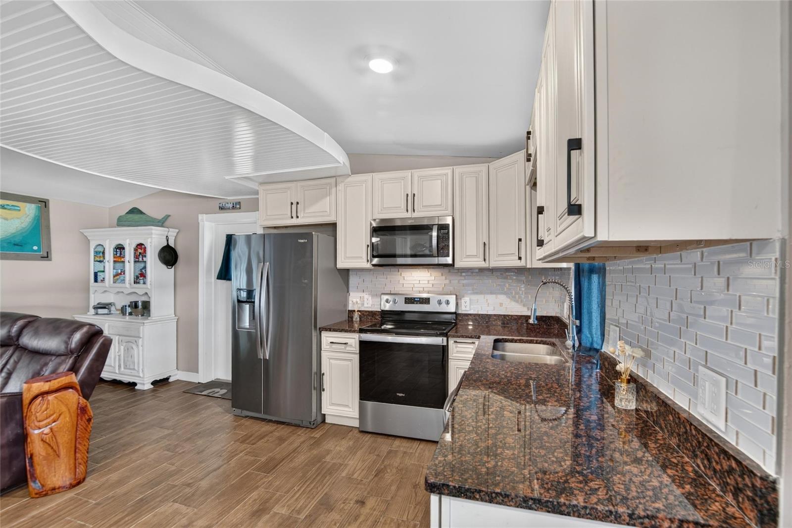 3009 S NORTHVIEW RD — photo 11