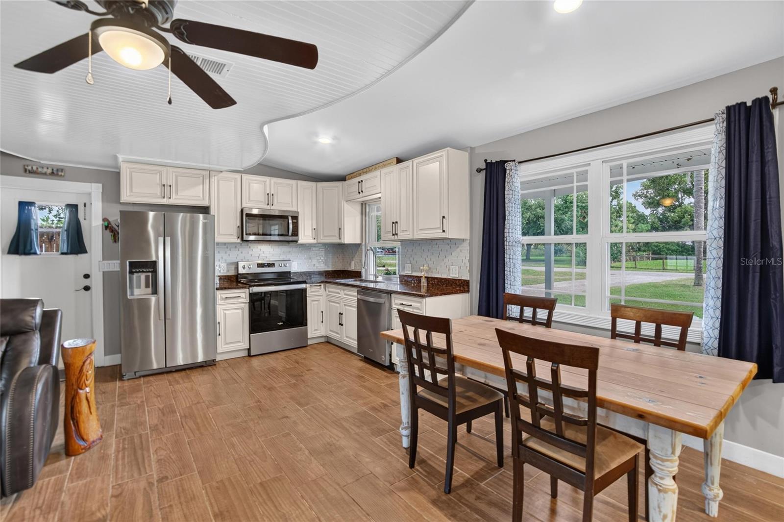 3009 S NORTHVIEW RD — photo 14