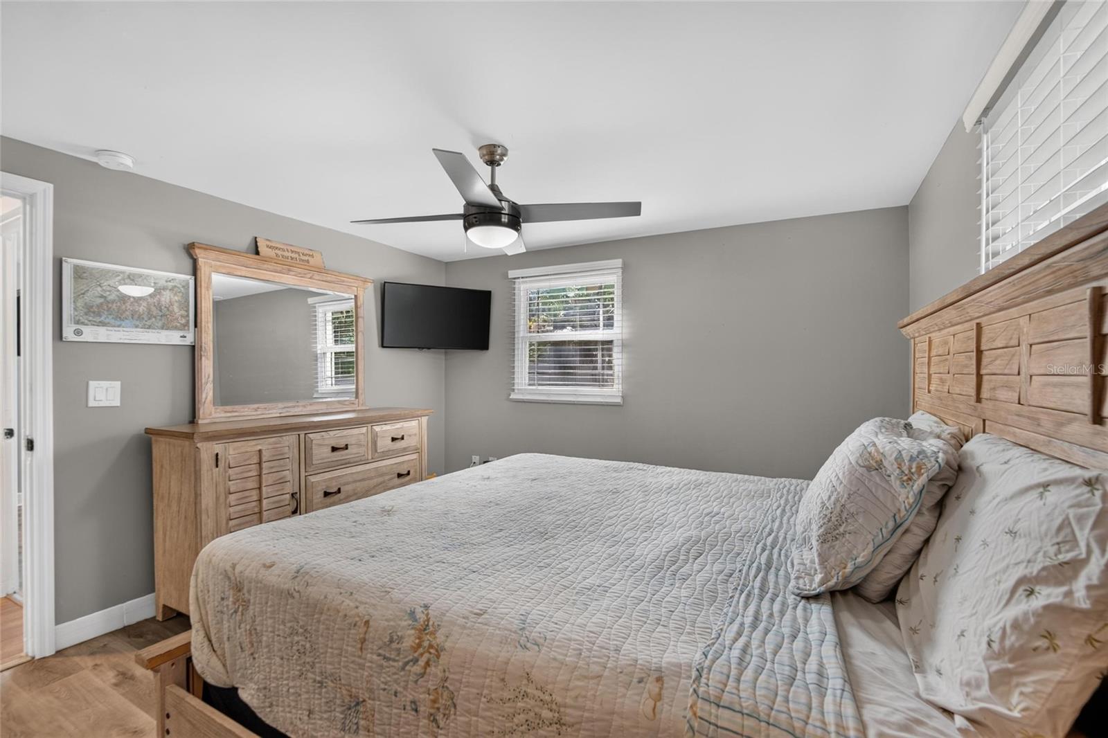 3009 S NORTHVIEW RD — photo 18