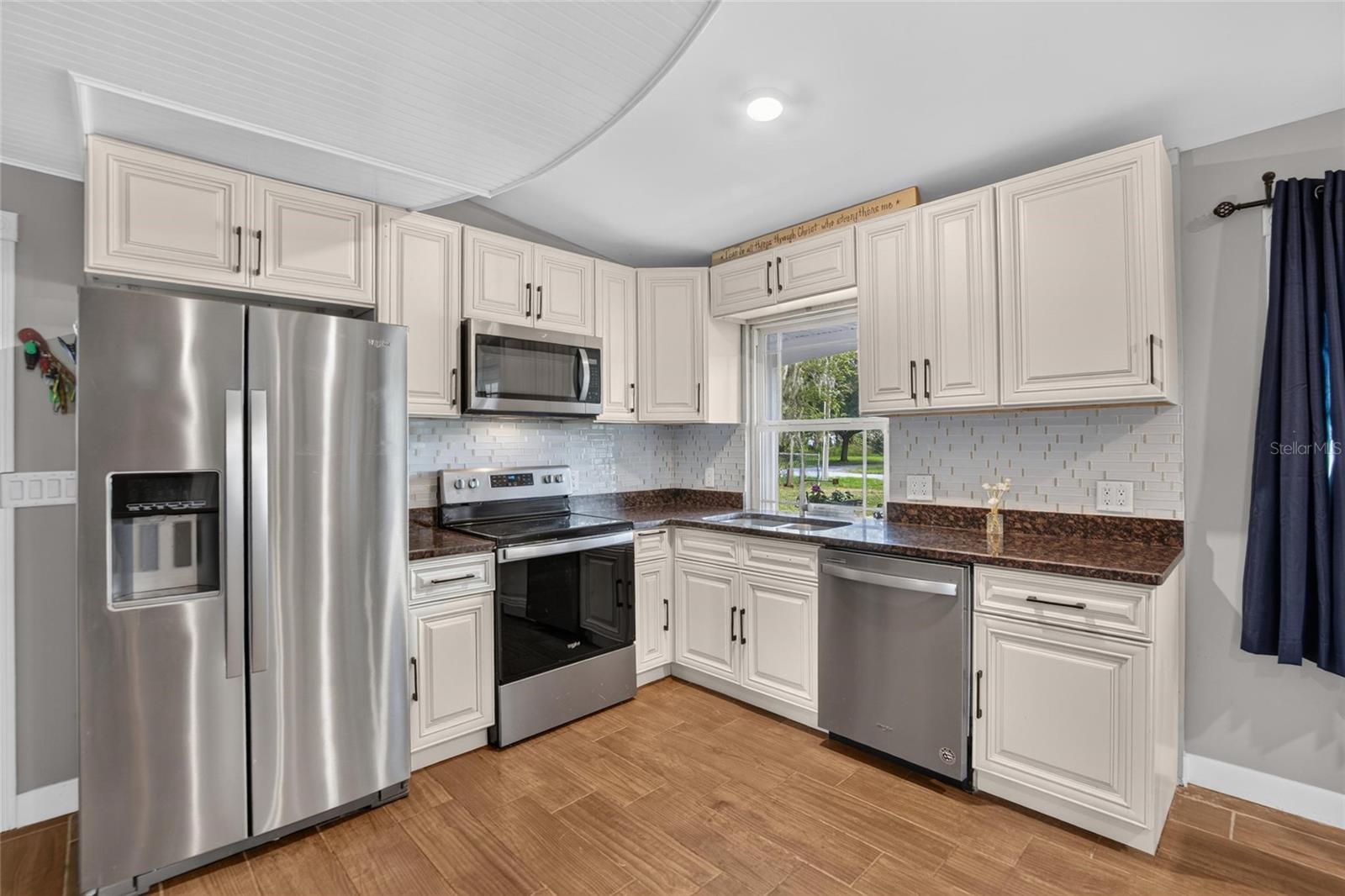 3009 S NORTHVIEW RD — photo 13