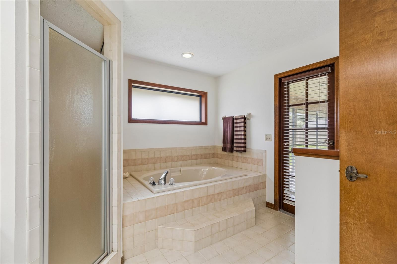 3822 COLD CREEK DR — photo 37