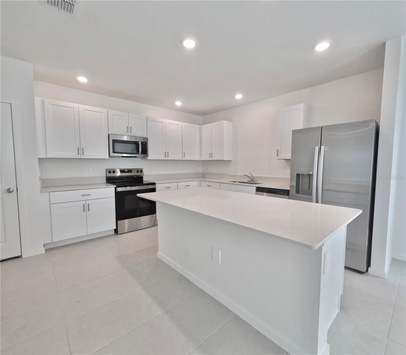 10174 GLADESONG LN — photo 4