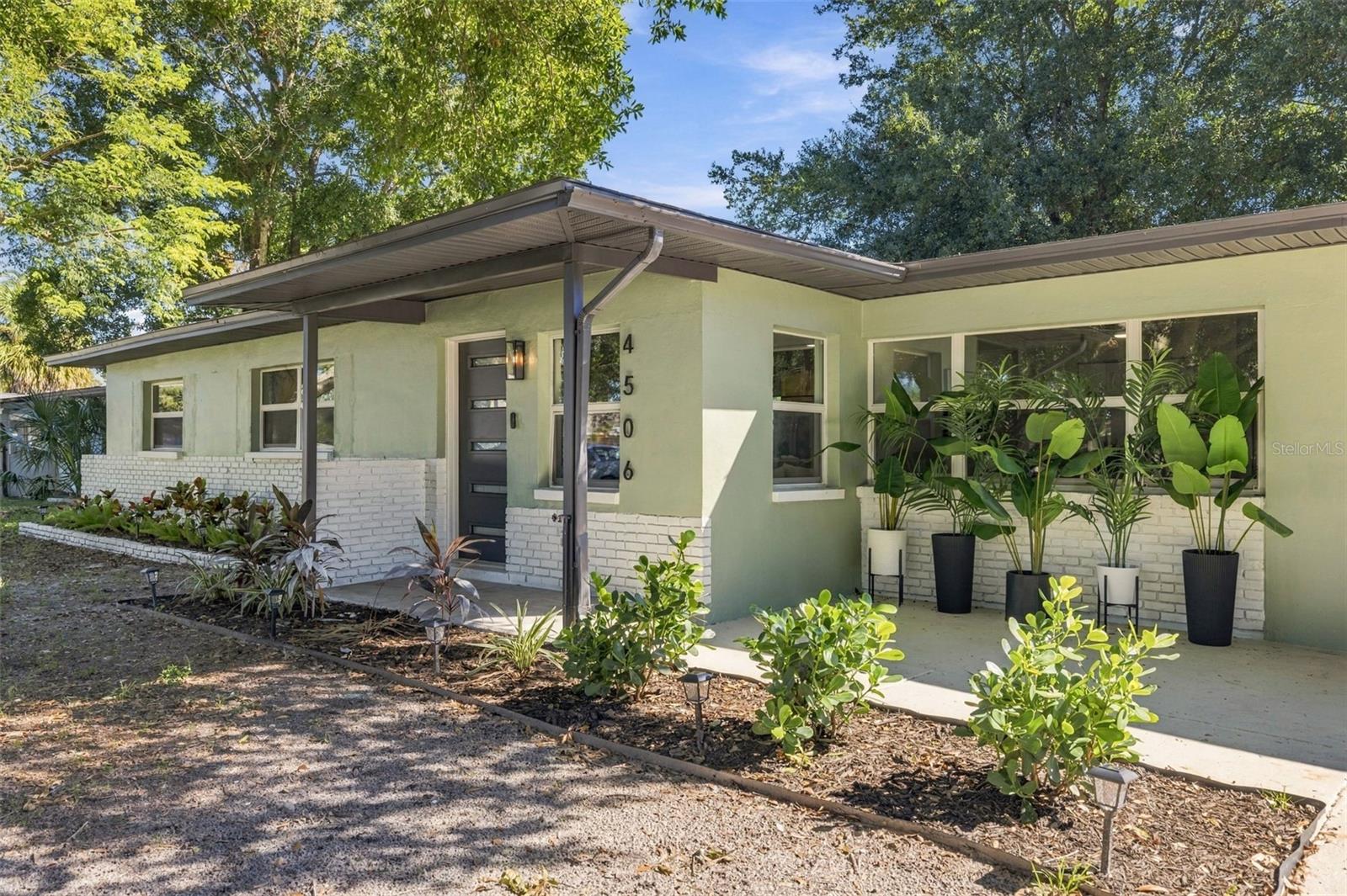 4506 S CAMERON AVE — photo 3