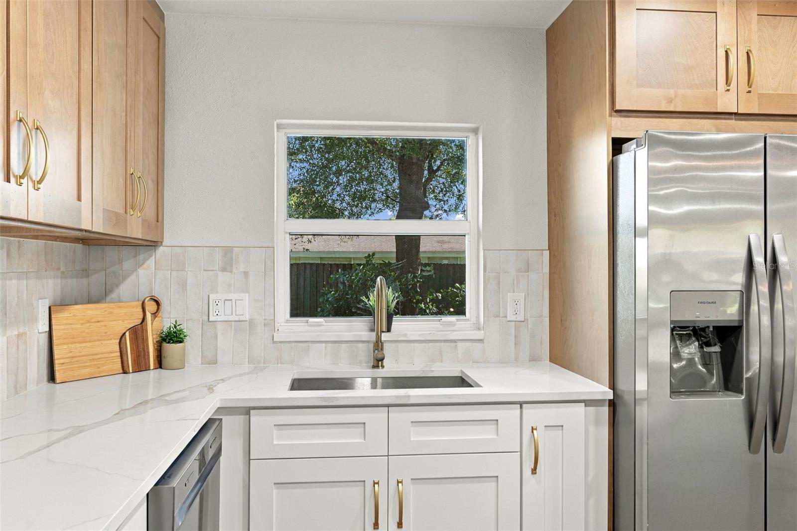4506 S CAMERON AVE — photo 15