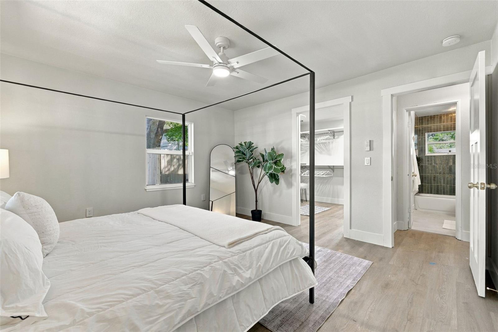 4506 S CAMERON AVE — photo 19