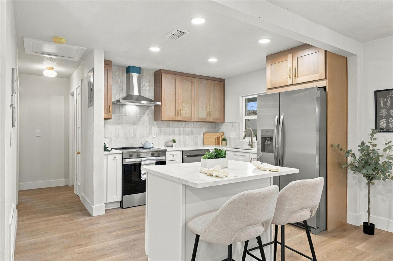 4506 S CAMERON AVE — photo 12