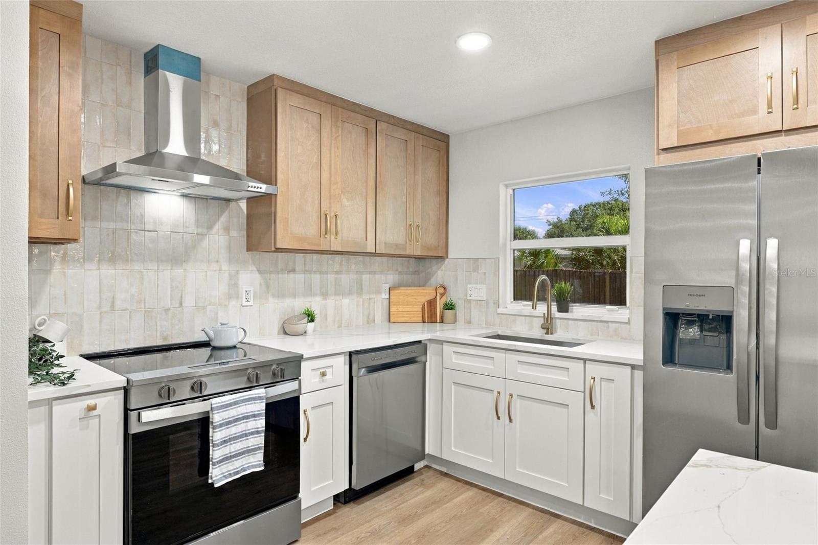 4506 S CAMERON AVE — photo 13