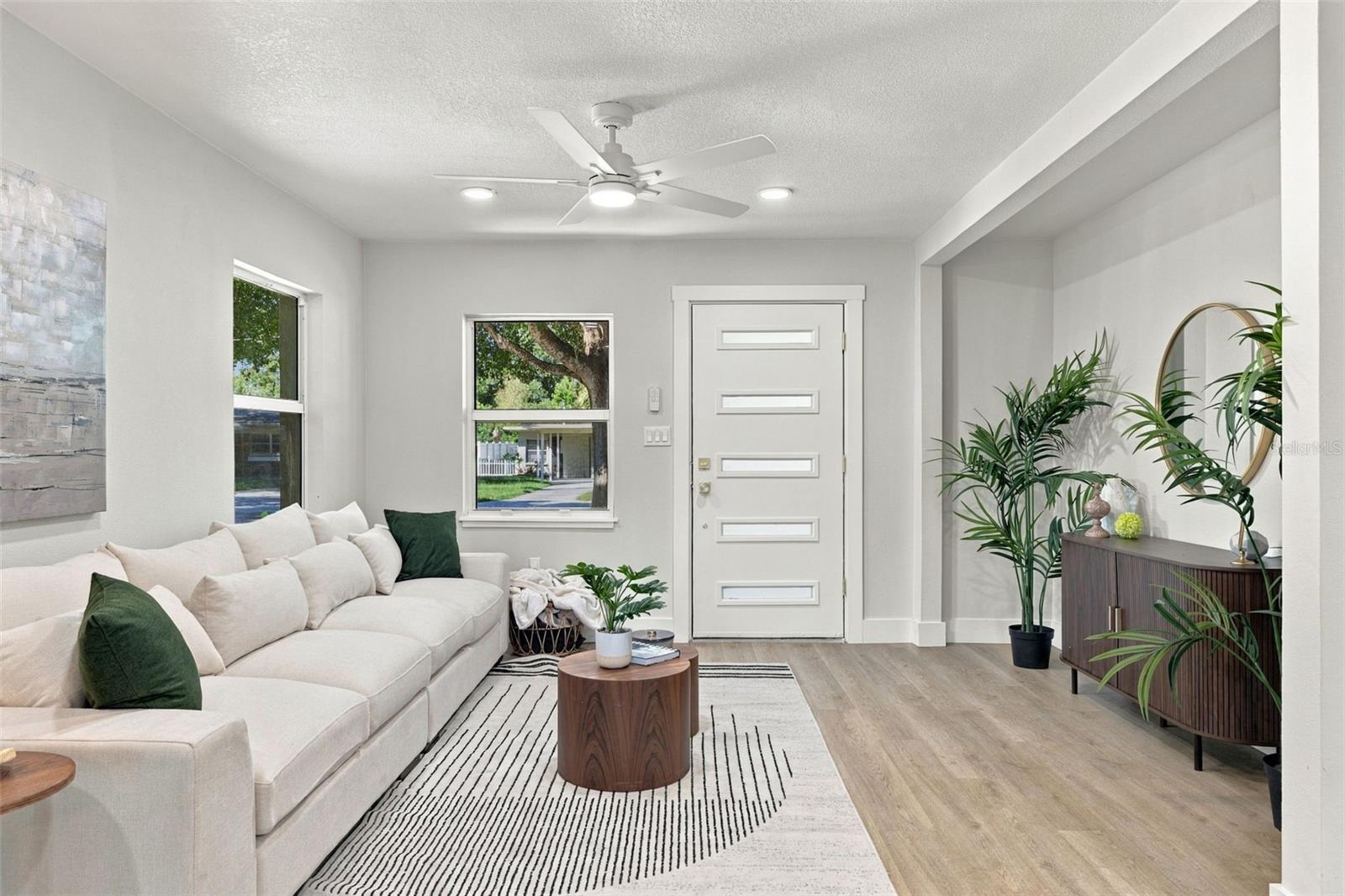4506 S CAMERON AVE — photo 6