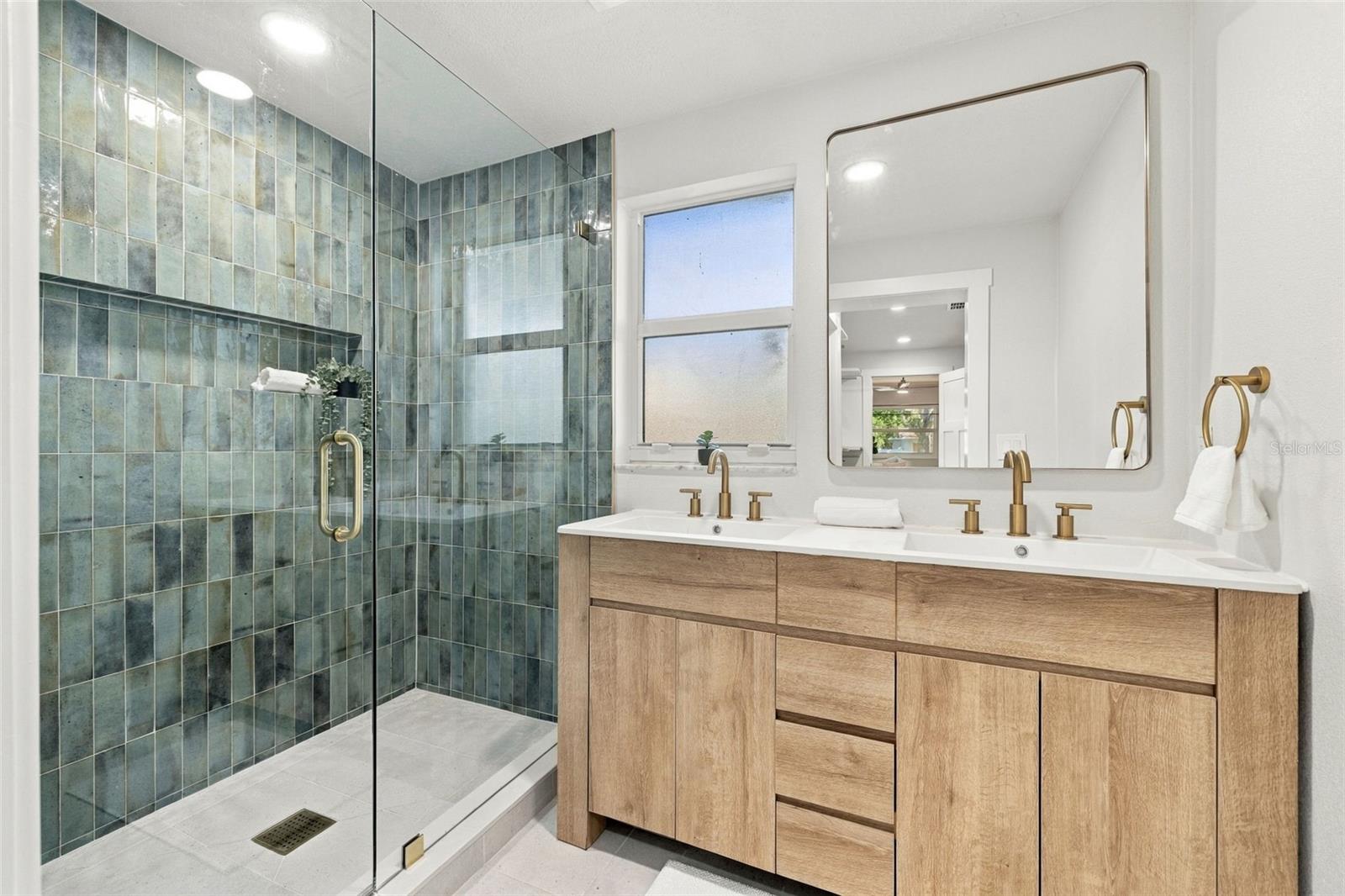 4506 S CAMERON AVE — photo 23