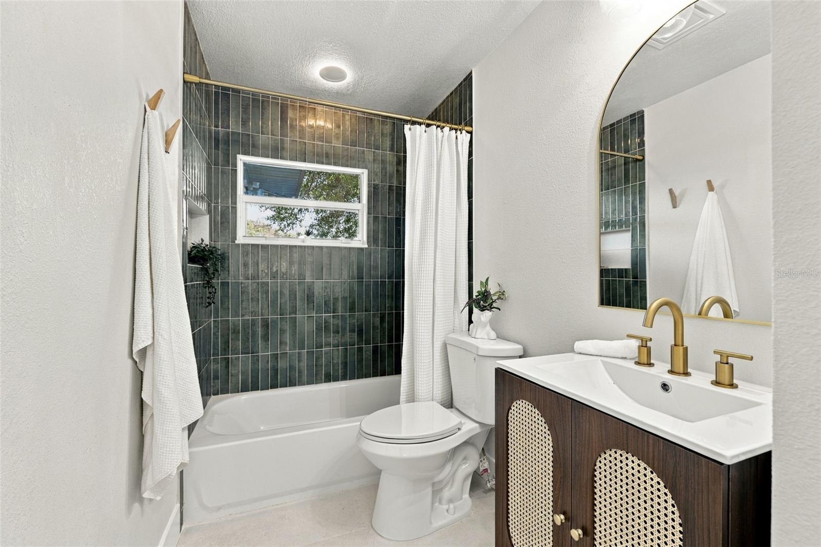 4506 S CAMERON AVE — photo 27