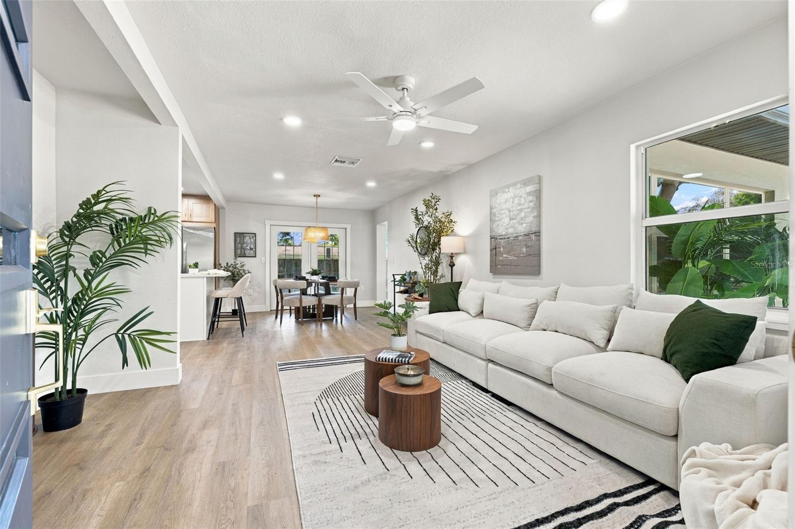 4506 S CAMERON AVE — photo 5