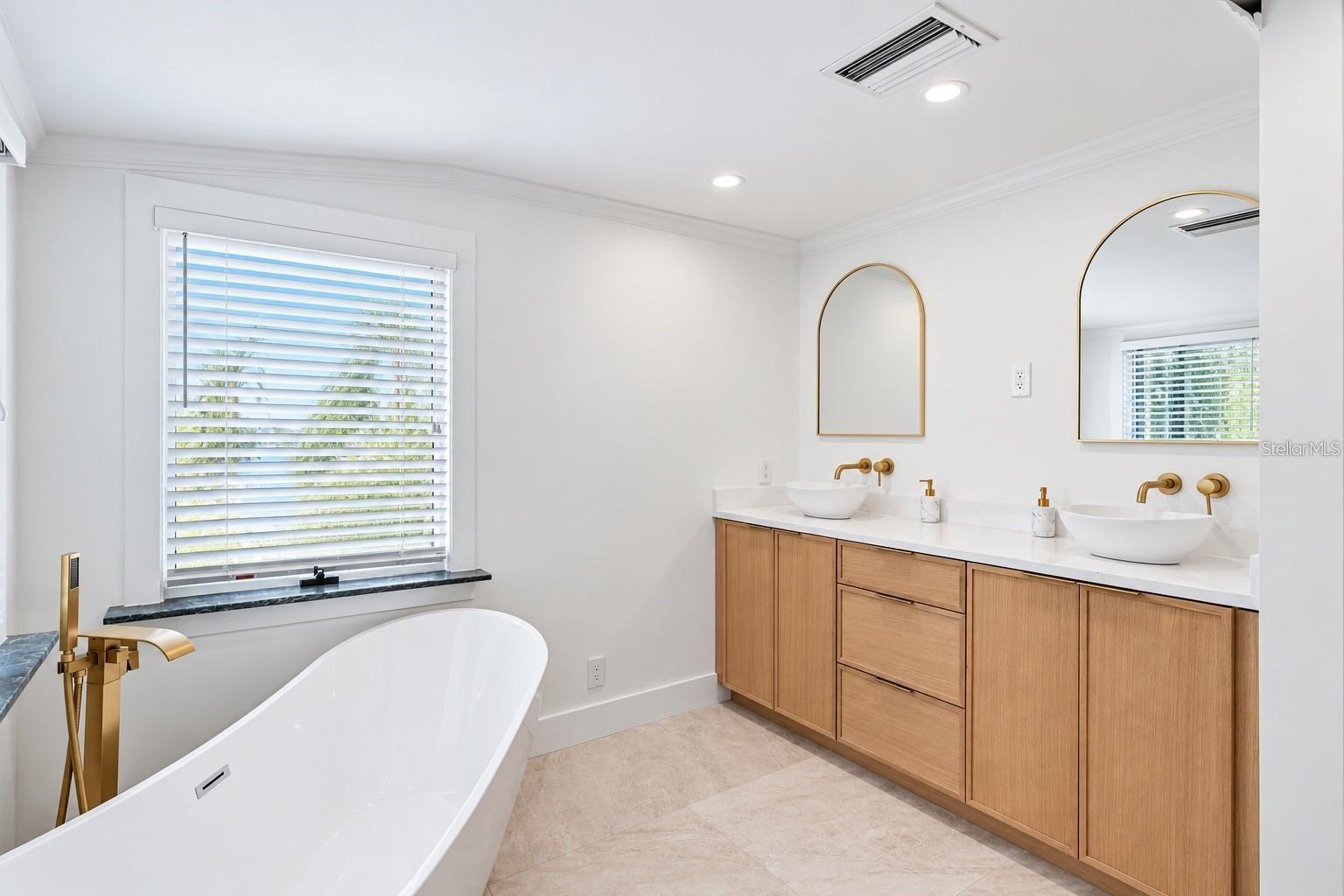604 NORSOTA WAY — photo 35