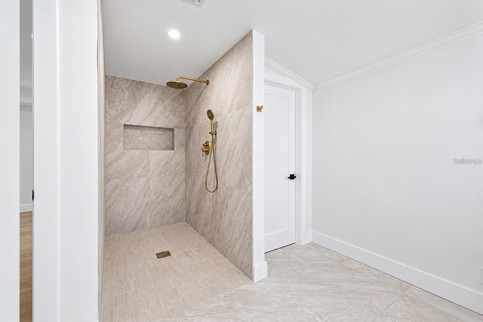 604 NORSOTA WAY — photo 36