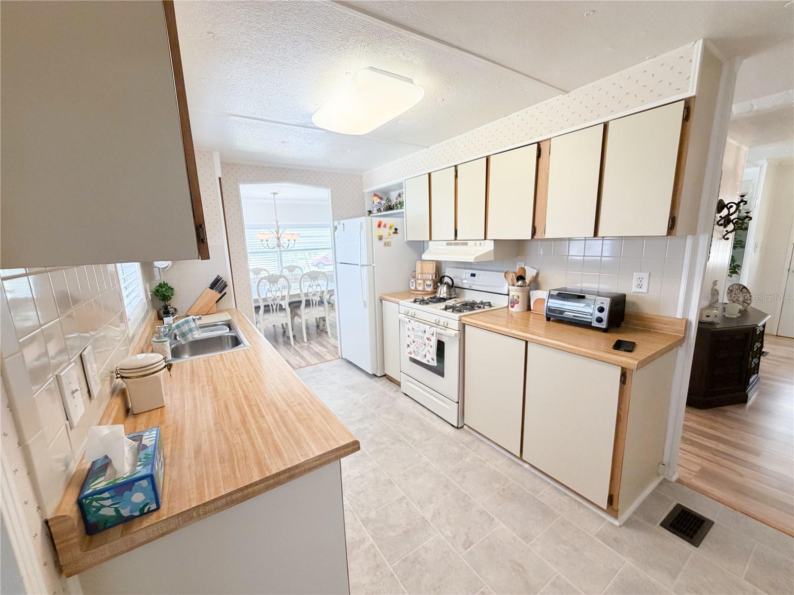 6708 NEIGHBORLY CT — photo 8