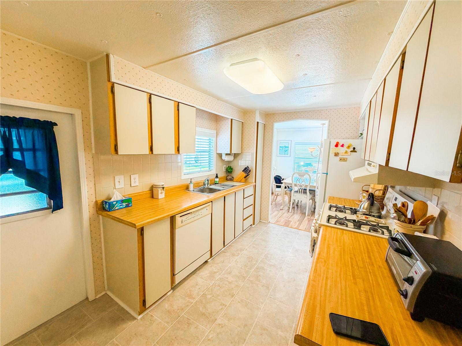 6708 NEIGHBORLY CT — photo 9
