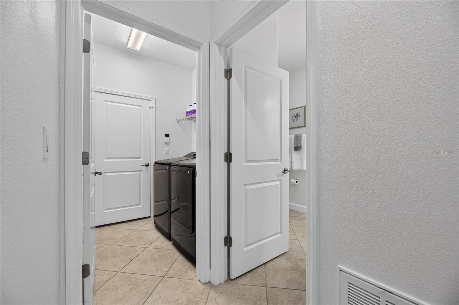 11010 PURPLE MARTIN BLVD — photo 32