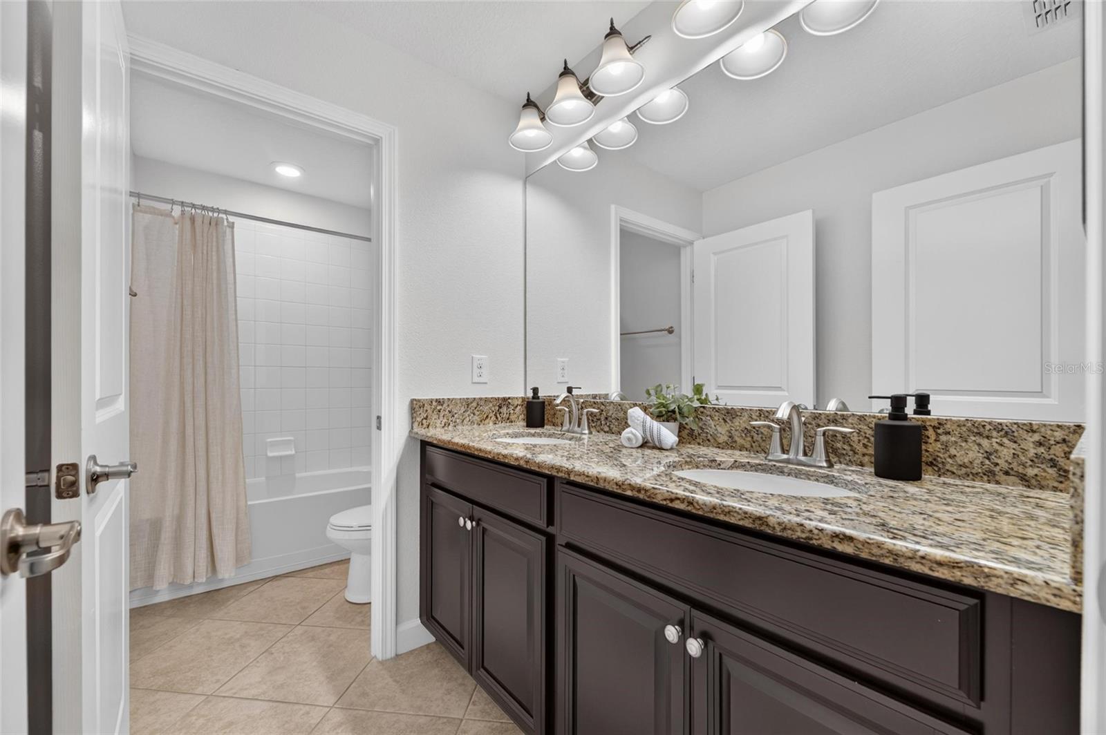 11010 PURPLE MARTIN BLVD — photo 47