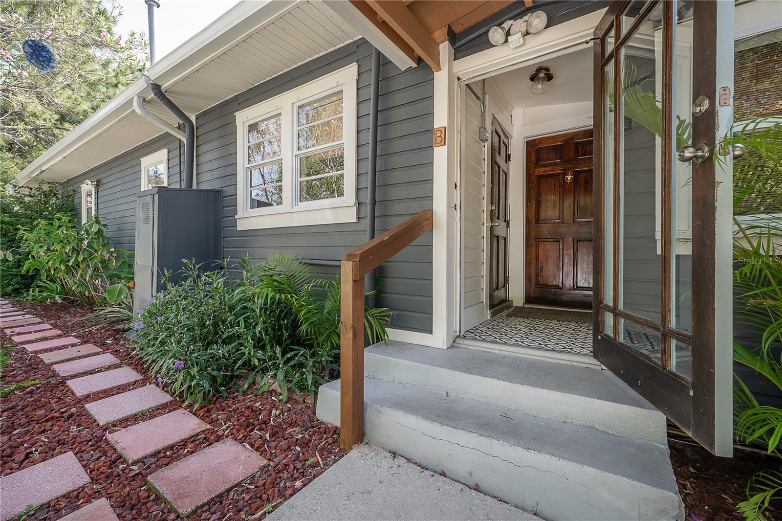 236 W NORTH ST #A — photo 33