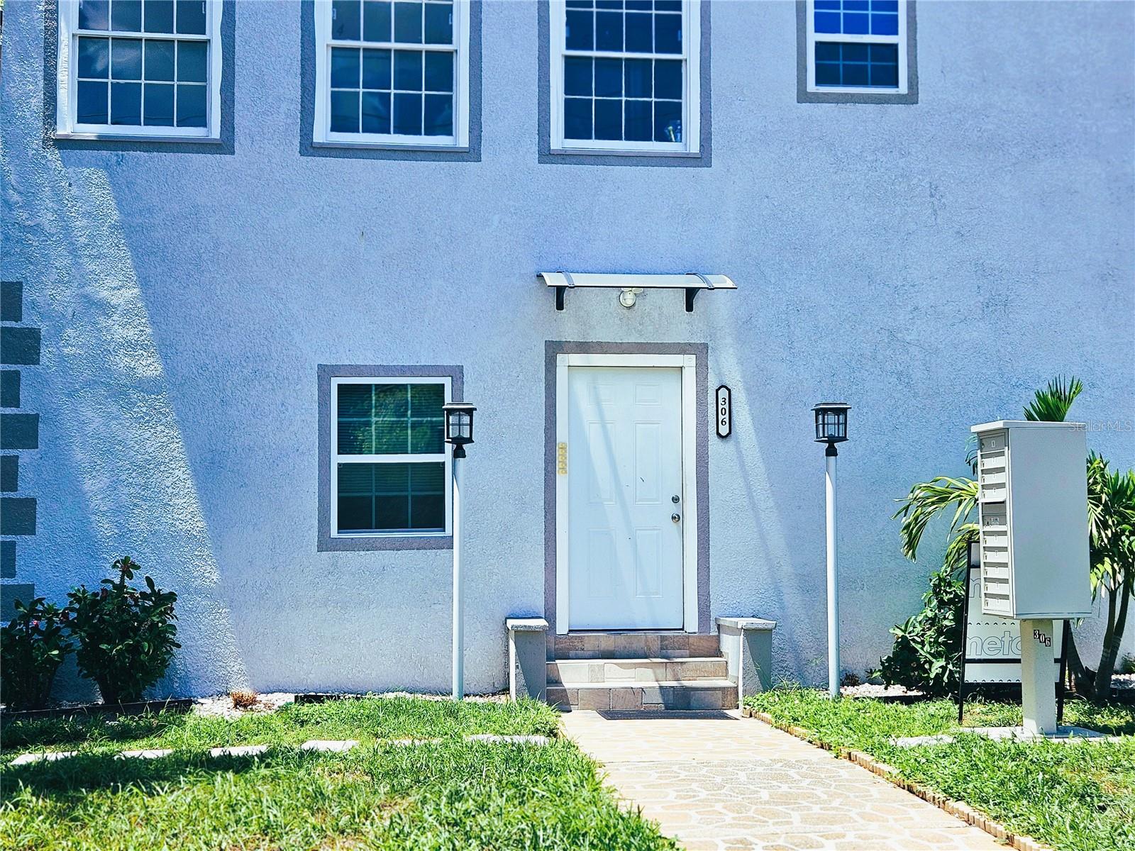 306 TURNER ST #6 — photo 2