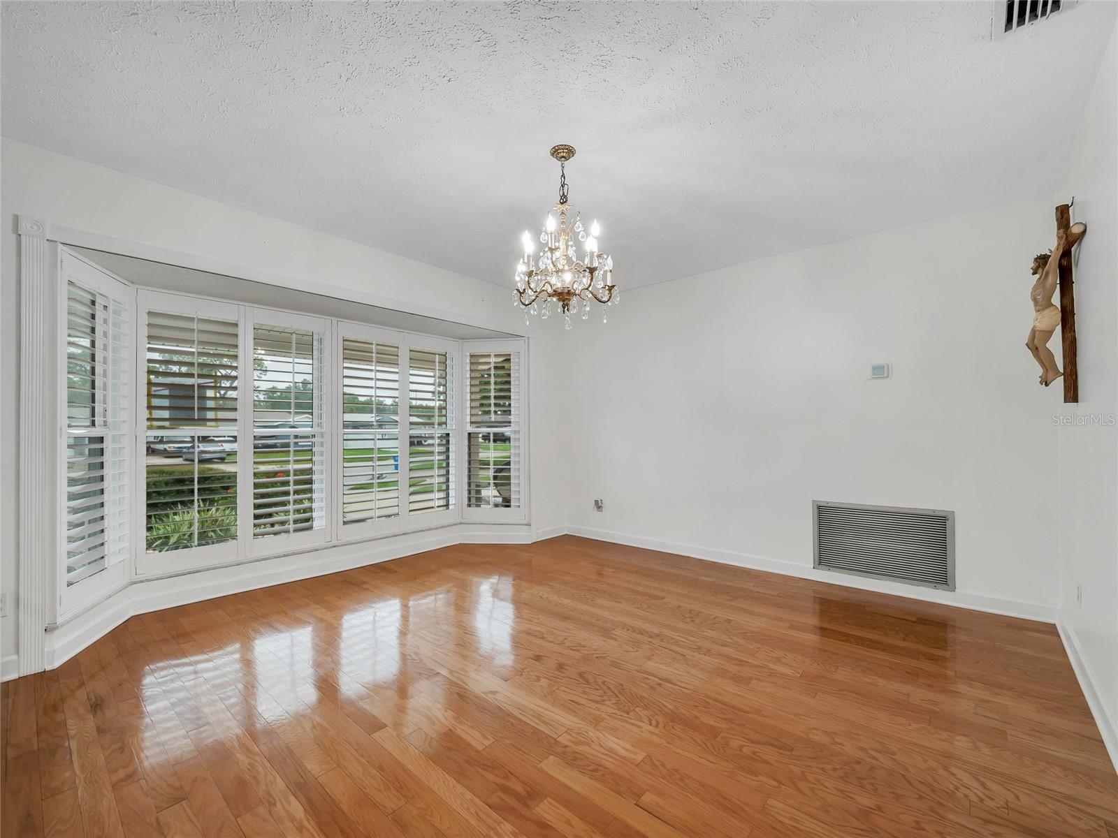 8344 FOUNTAIN AVE — photo 12