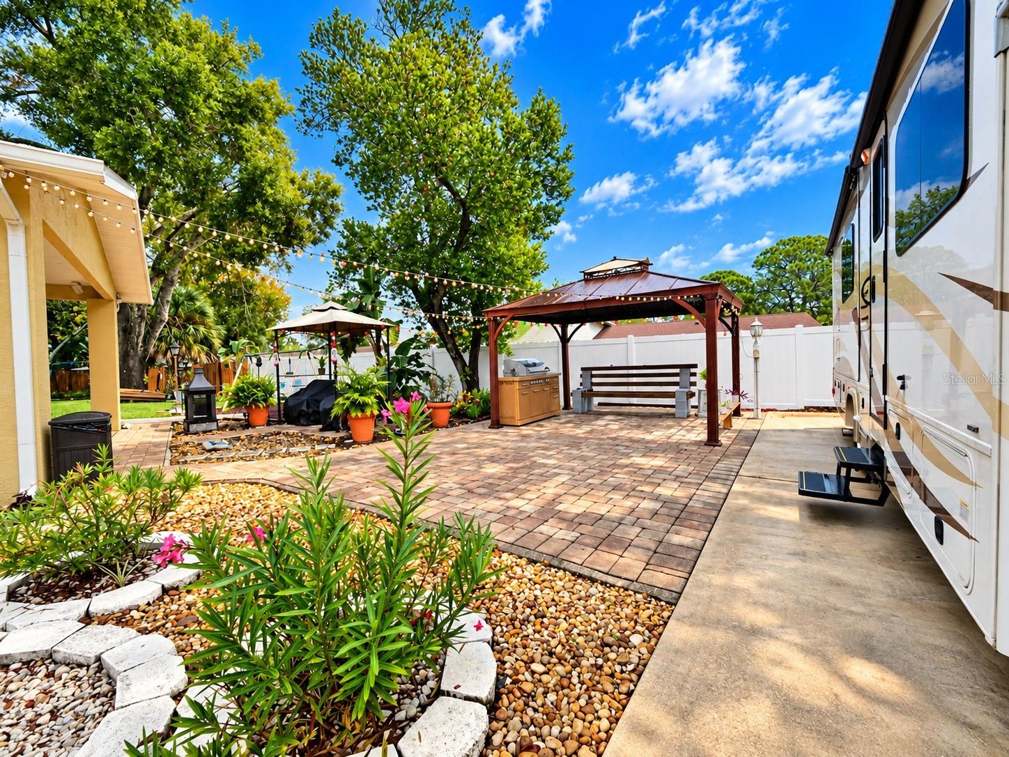 8344 FOUNTAIN AVE — photo 42