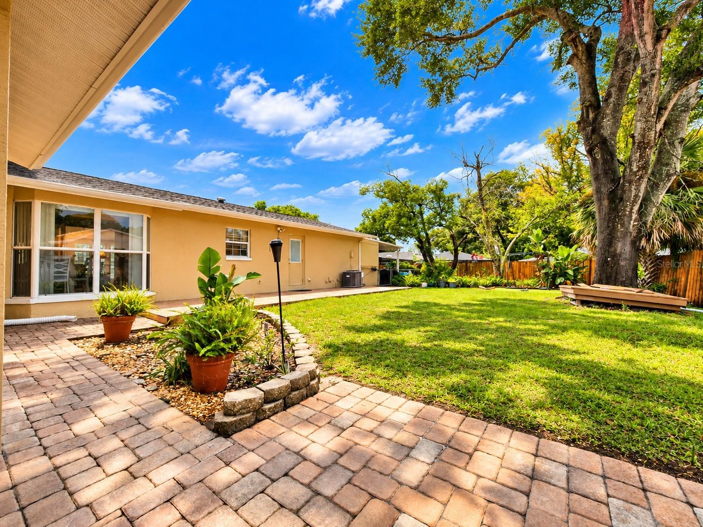 8344 FOUNTAIN AVE — photo 47