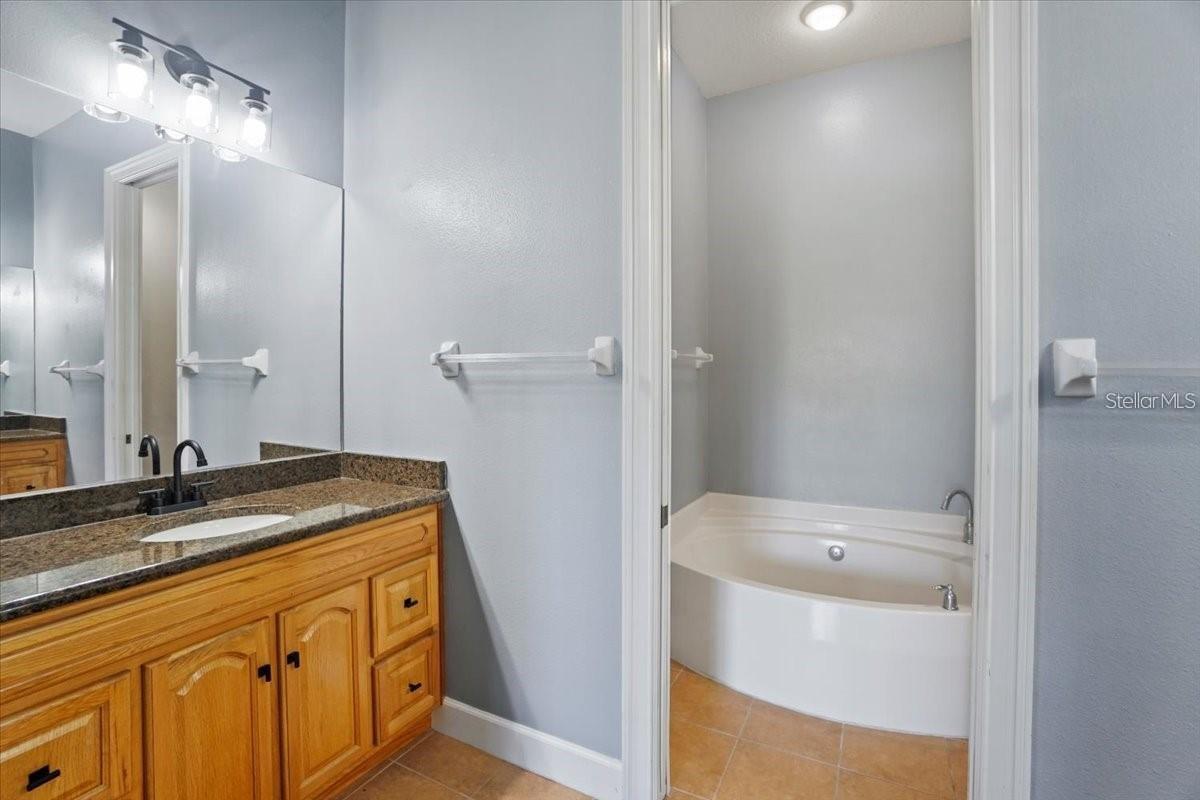 8406 COSTA BLANCA CT — photo 21