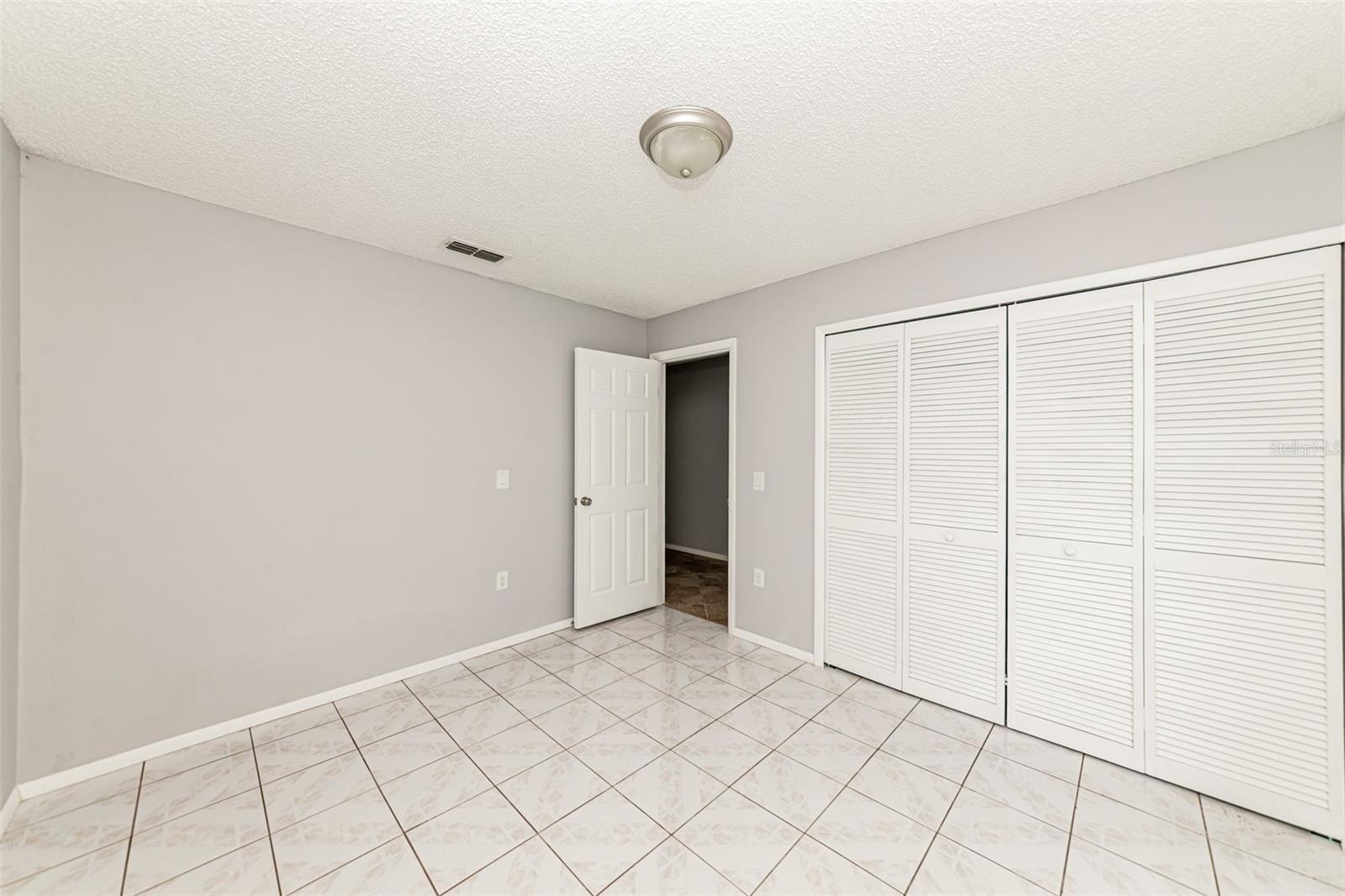 610 49TH ST E — photo 18