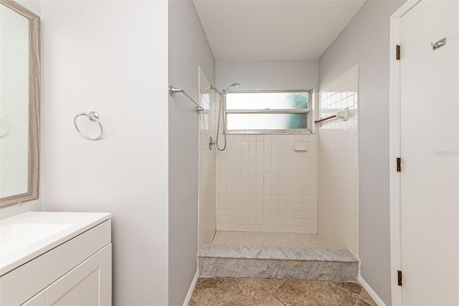 610 49TH ST E — photo 14
