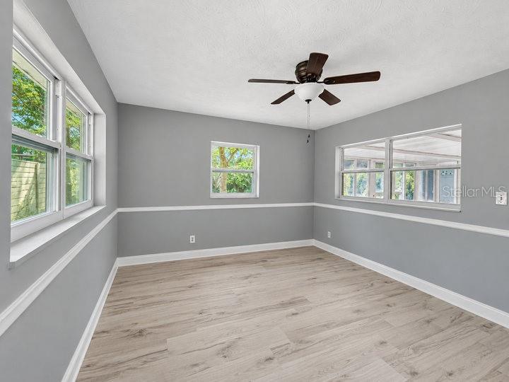1112 W HIAWATHA ST — photo 12