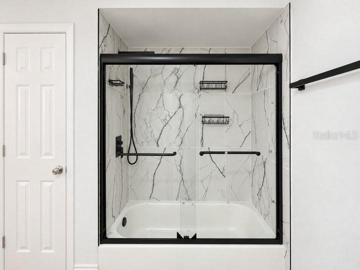 1112 W HIAWATHA ST — photo 13