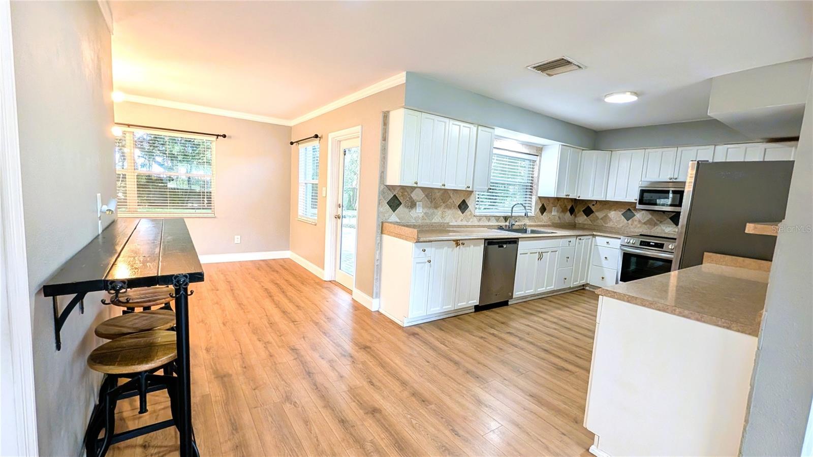 3005 W MARLIN AVE — photo 5