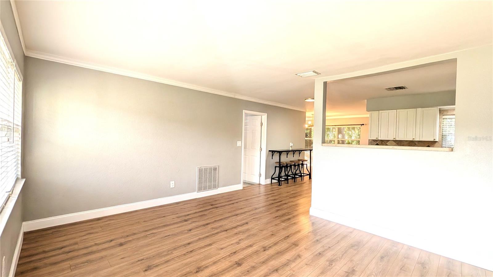3005 W MARLIN AVE — photo 3
