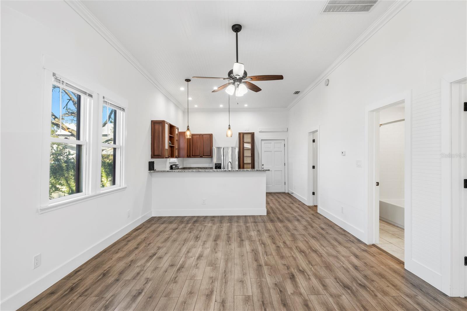 2308 E 4TH AVE — photo 11