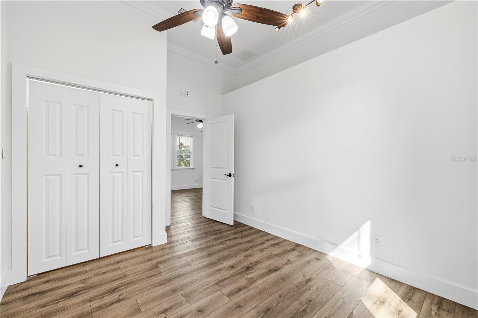 2308 E 4TH AVE — photo 25