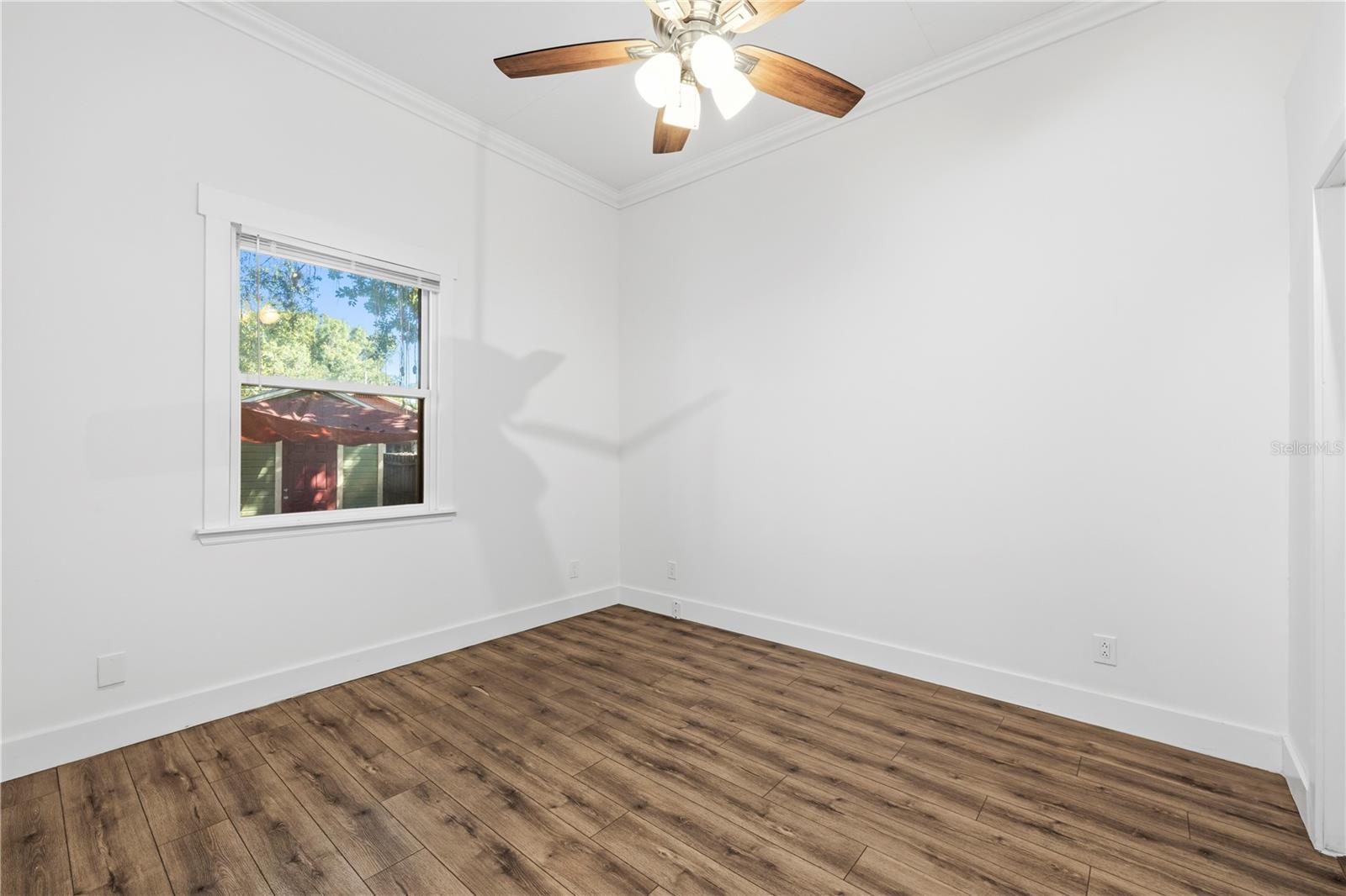 2308 E 4TH AVE — photo 31
