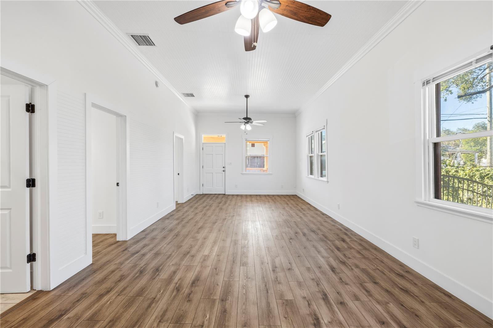 2308 E 4TH AVE — photo 15
