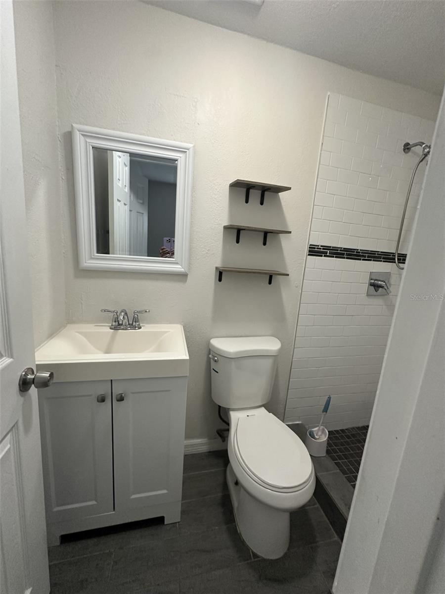 406 E GLADYS ST #B — photo 8