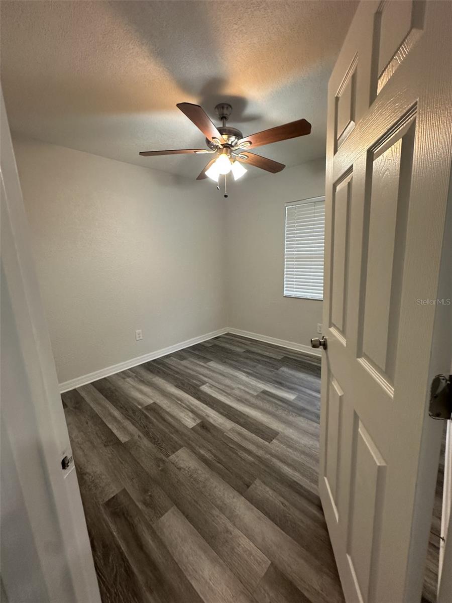 406 E GLADYS ST #B — photo 11
