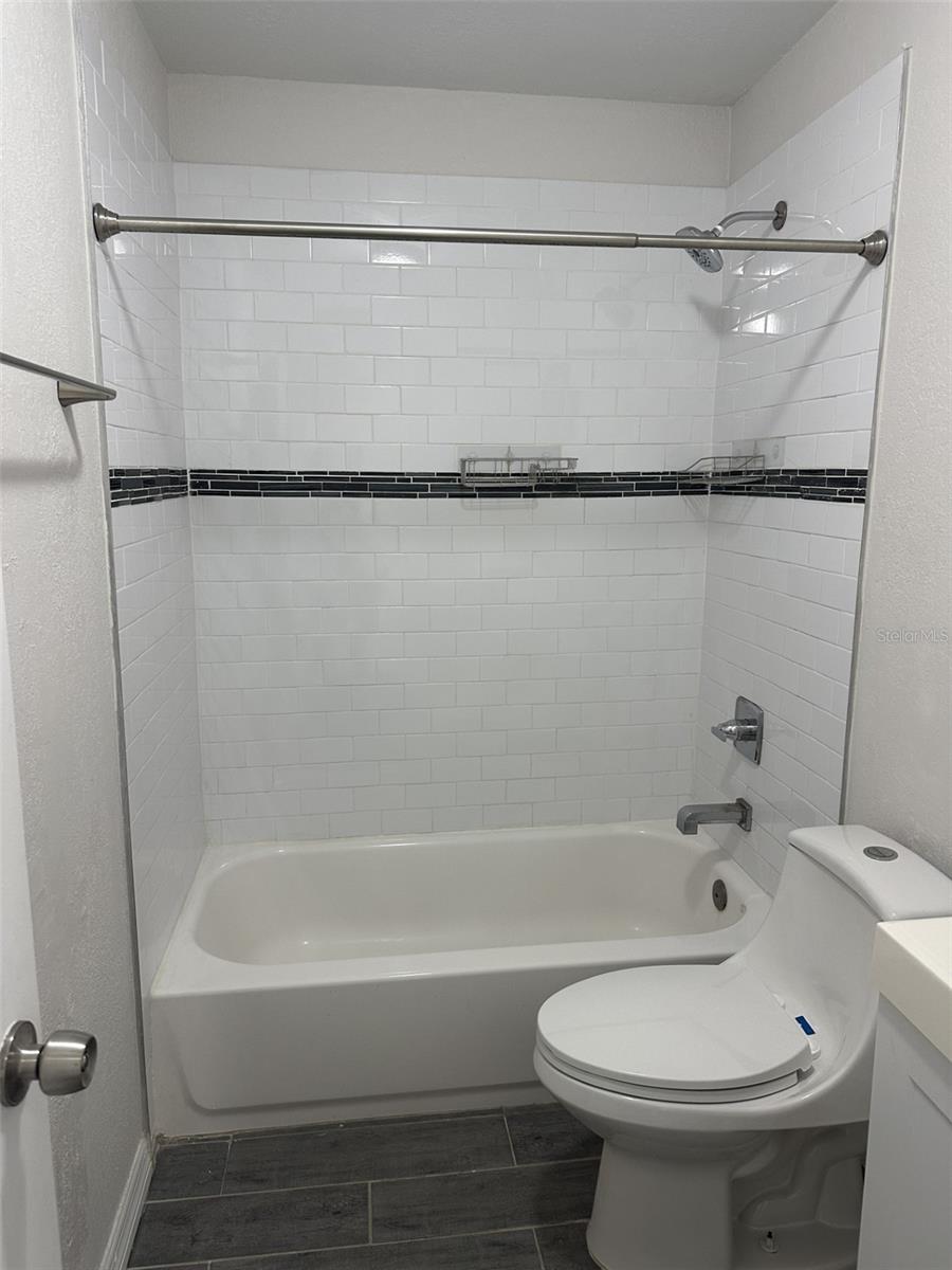 406 E GLADYS ST #B — photo 5