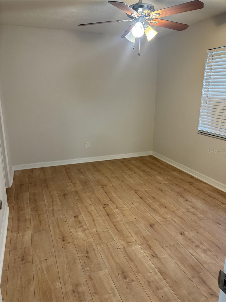 406 E GLADYS ST #B — photo 13