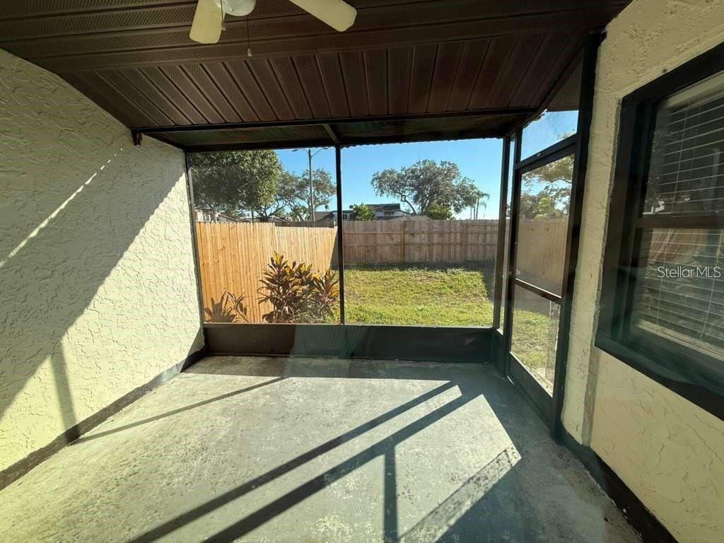 2045 SUNSET GROVE LN — photo 19