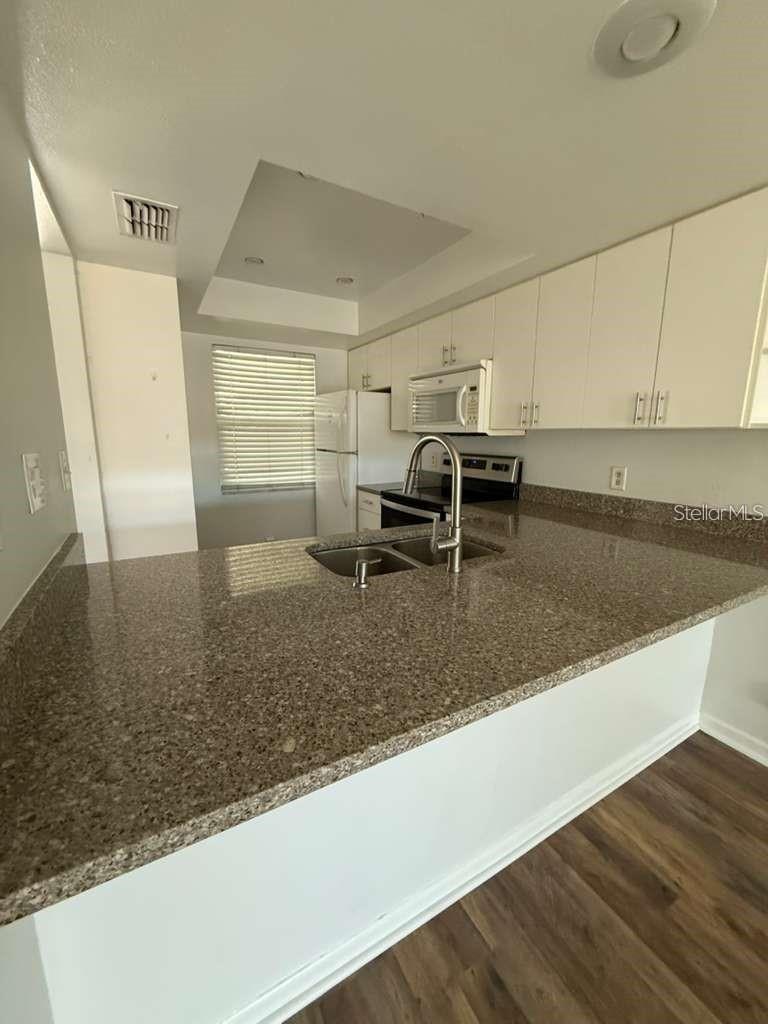 2045 SUNSET GROVE LN — photo 5