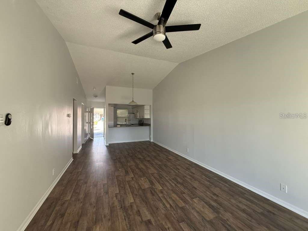 2045 SUNSET GROVE LN — photo 3