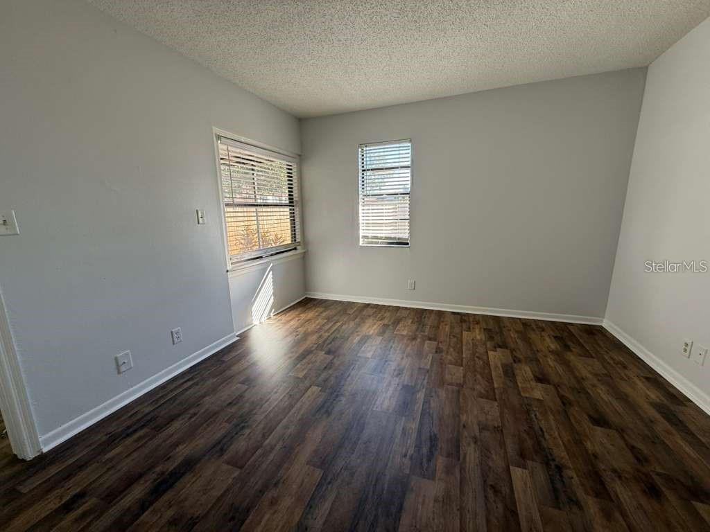 2045 SUNSET GROVE LN — photo 9
