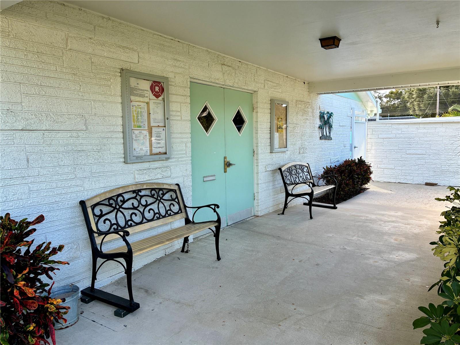 889 SKY LOCH DR S — photo 24